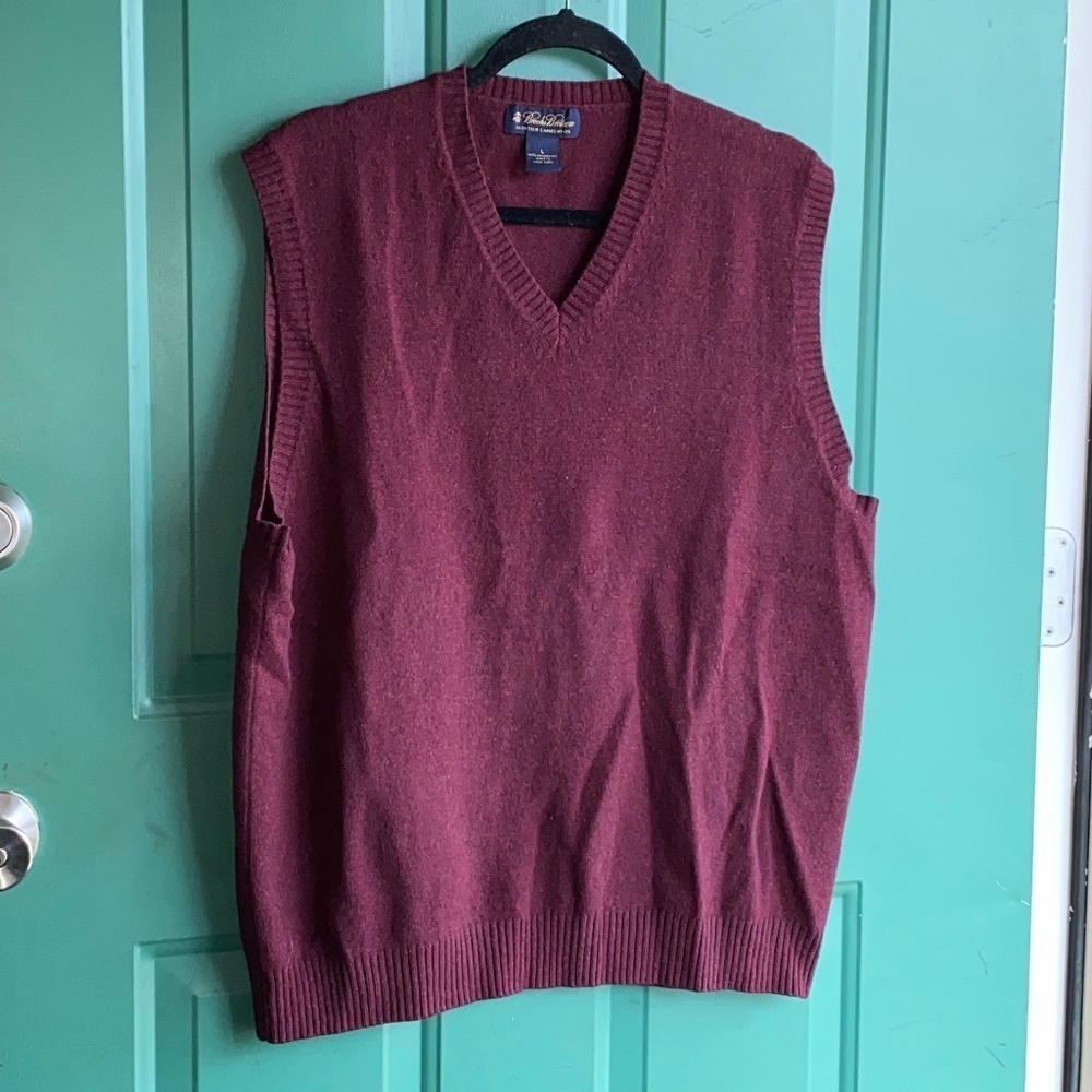 Brooks Brothers size large mens Scottish lambs wool sweater vest